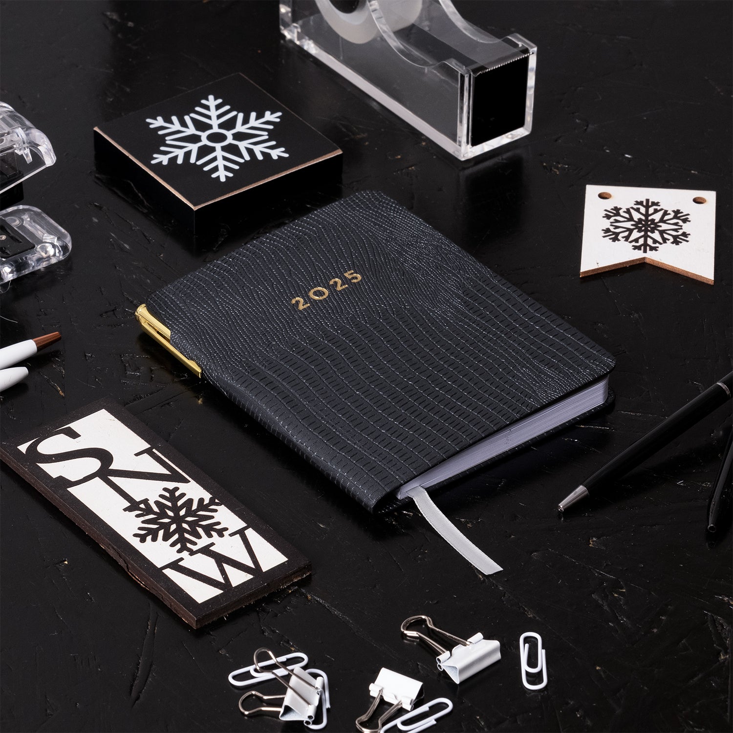 2025 Snakeskin Pocket Weekly Planner 4x6